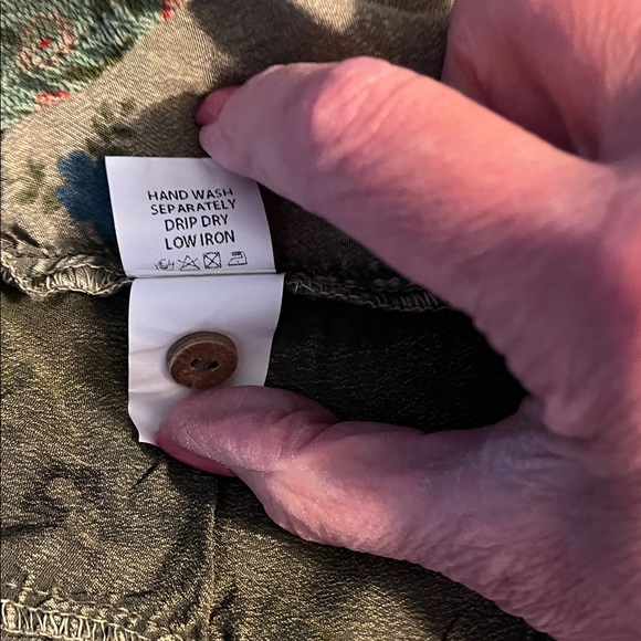 Vintage-Inspired Floral Blouse in Green by Young Threads NWT - Picture 9 of 9